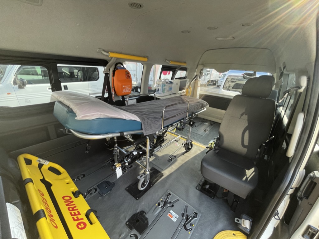 車内搭載ストレッチャー