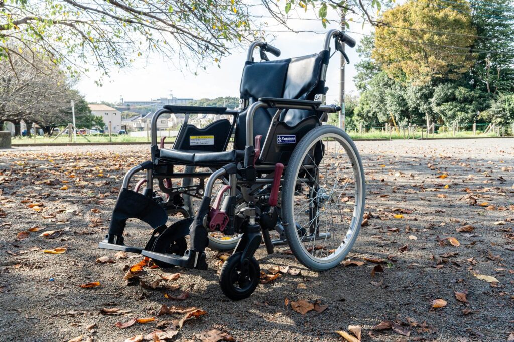 介護タクシーで用意している車いす